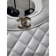 Miglior Falso Borsa Shiny Lambskin 31 Mini Shopping Bag AS4133 Bianco Economiche Premium