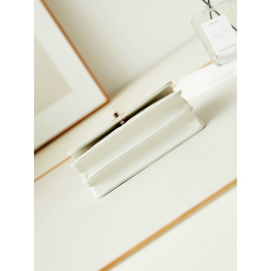 Replica perfetta Borsa piccola con patta e manico superiore AP3803 Bianco Imitazione Outlet Online