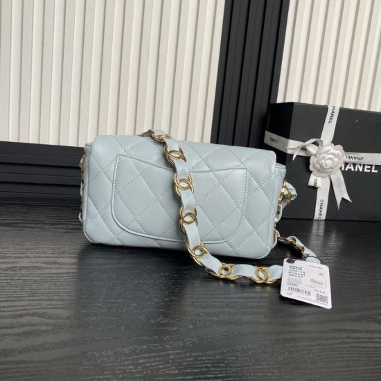 Miglior Falso Borsa piccola con patta in pelle di agnello AS5167 Azzurro Economiche Premium
