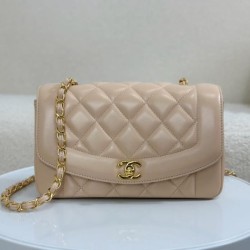Replica perfetta Borsa vintage con patta in pelle di agnello Beige A2221 Imitazione Outlet Online