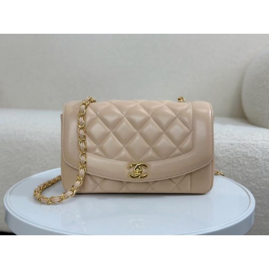 Replica perfetta Borsa vintage con patta in pelle di agnello Beige A2221 Imitazione Outlet Online