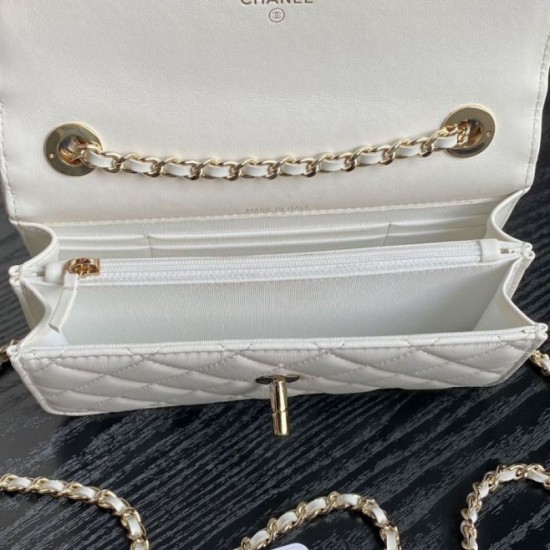 Migliore Repliche Borsa Woc 24B Trendy CC con patta AP4184 Bianca Economiche Outlet Online
