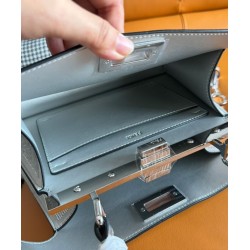 Migliore Replica Fendi Peekaboo ISeeU Piccolo 8BN327 Argento Imitazioni Outlet Italia Migliore Repliche Fendi Peekaboo ISeeU Piccolo 8BN327 Argento Economiche Outlet Online