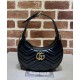 Miglior Falso Gucci GG Marmont Una mini borsa a forma di mezzaluna Nera Economiche Premium