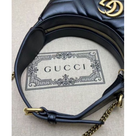 Miglior Falso Gucci GG Marmont Una mini borsa a forma di mezzaluna Nera Economiche Premium