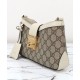 Repliche Borsa a tracolla piccola Gucci Lucchetto 811705 Crema Imitazioni Premium Replica perfetta Borsa a tracolla piccola Gucci Lucchetto 811705 Crema Imitazione Outlet Online