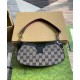 Miglior Falso Borsa a tracolla mini Gucci Moon Side 786015 Blu scuro Economiche Premium