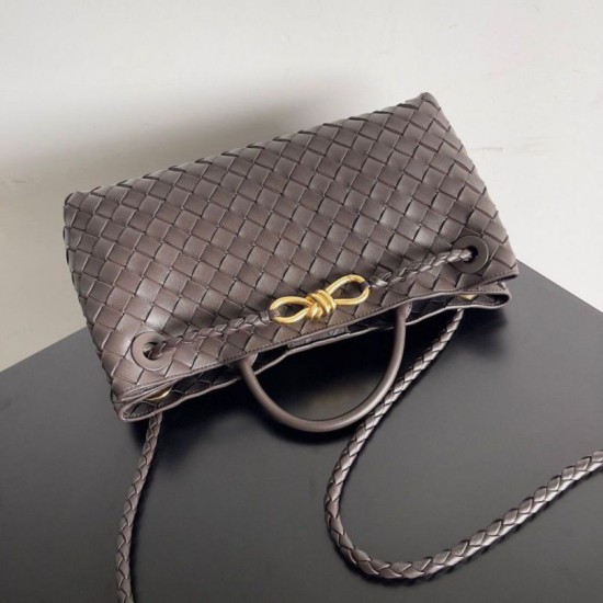 Repliche Borsa Bottega Veneta Andiamo piccola East/West agnello intrecciata fondente Imitazioni Premium Replica perfetta Borsa Bottega Veneta Andiamo piccola East/West agnello intrecciata fondente Imitazione Outlet Online