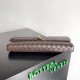 Migliore Repliche Pochette Andiamo di Bottega Veneta con manico agnello intrecciata fondente Economiche Outlet Online