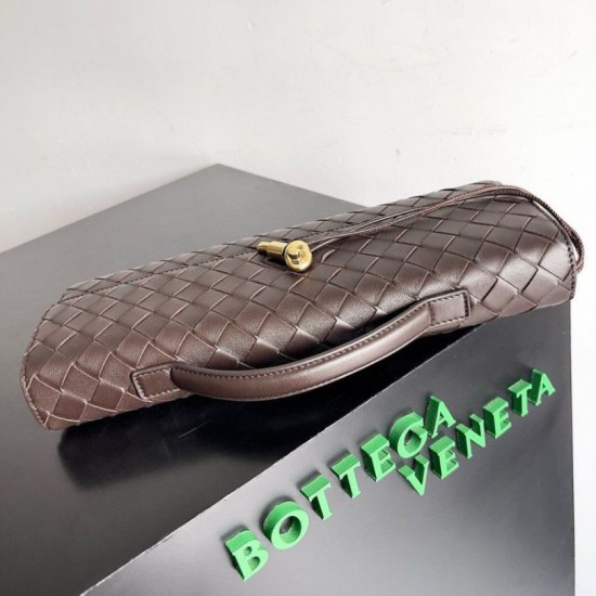 Migliore Repliche Pochette Andiamo di Bottega Veneta con manico agnello intrecciata fondente Economiche Outlet Online