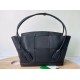 Perfette Qualità Repliche Bottega Veneta Arco Medium Borsa Nero Granulato Imitazione