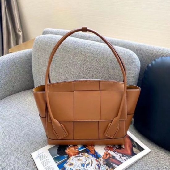Replica perfetta Borsa Bottega Veneta Arco Media Vitello Intrecciato Caramello Imitazione Outlet Online
