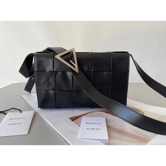 Migliore Repliche Bottega Veneta Cassett Borsa vitello stropicciata nera Economiche Outlet Online
