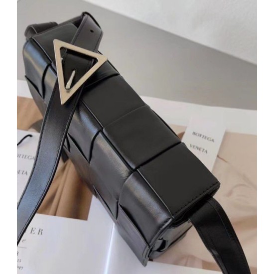Migliore Repliche Bottega Veneta Cassett Borsa vitello stropicciata nera Economiche Outlet Online