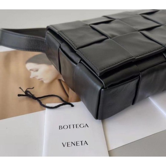 Migliore Repliche Bottega Veneta Cassett Borsa vitello stropicciata nera Economiche Outlet Online