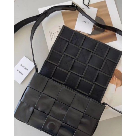 Migliore Repliche Bottega Veneta Cassett Borsa vitello stropicciata nera Economiche Outlet Online