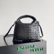 Miglior Falso Bottega Veneta Mini Hop Borsa vitello intrecciata nera Economiche Premium