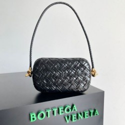 Replica perfetta Bottega Veneta Nodo Minaudiere Su Cinturino Nero Foulard Intreccio  Imitazione Outlet Online