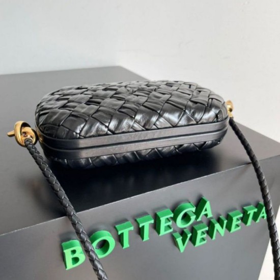 Replica perfetta Bottega Veneta Nodo Minaudiere Su Cinturino Nero Foulard Intreccio  Imitazione Outlet Online