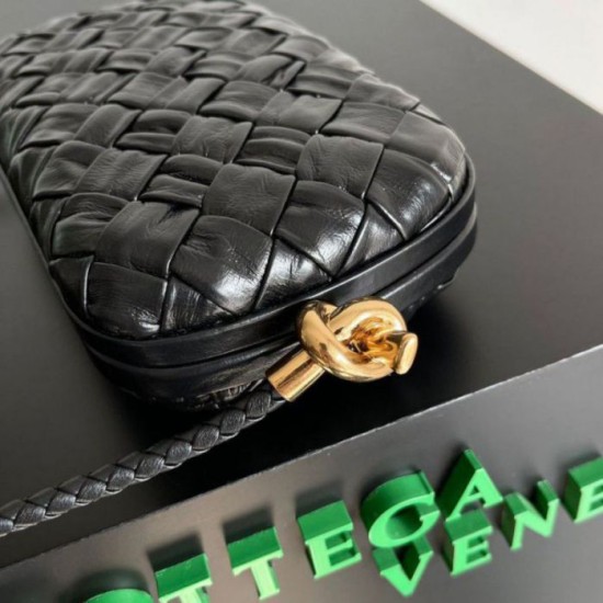 Replica perfetta Bottega Veneta Nodo Minaudiere Su Cinturino Nero Foulard Intreccio  Imitazione Outlet Online