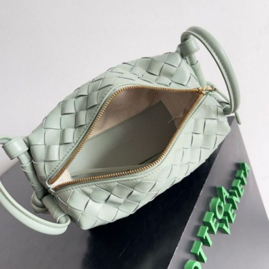 Perfette Qualità Repliche Borsa a tracolla Bottega Veneta Piccolo Loop agnello Sauge Intrecciato Imitazione