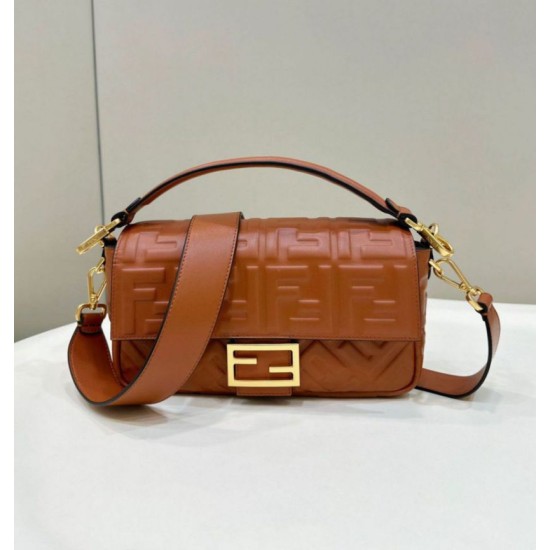 Perfette Qualità Repliche Borsa media Baguette Fendi nappa FF marrone Imitazione Perfette Qualità Repliche Borsa media Baguette Fendi nappa FF marrone Imitazione
