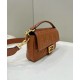 Perfette Qualità Repliche Borsa media Baguette Fendi nappa FF marrone Imitazione Perfette Qualità Repliche Borsa media Baguette Fendi nappa FF marrone Imitazione