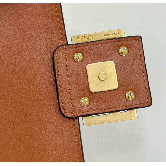 Perfette Qualità Repliche Borsa media Baguette Fendi nappa FF marrone Imitazione Perfette Qualità Repliche Borsa media Baguette Fendi nappa FF marrone Imitazione