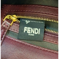 Repliche Borsa media Fendi Baguette nappa bordeaux FF Imitazioni Premium Migliore Repliche Borsa media Fendi Baguette nappa bordeaux FF Economiche Outlet Online