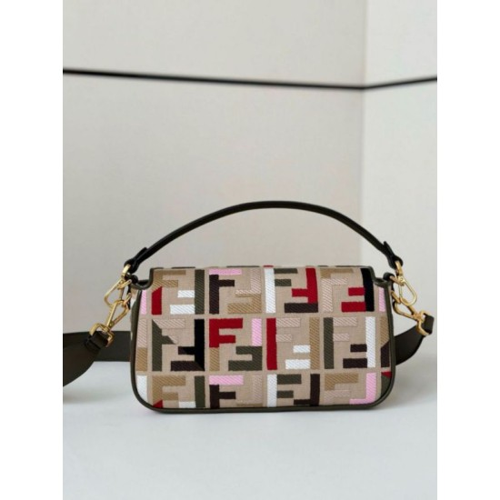 Perfette Qualità Repliche Borsa media Baguette Fendi tela con ricamo FF multicolore Imitazione Miglior Falso Borsa media Baguette Fendi tela con ricamo FF multicolore Economiche Premium