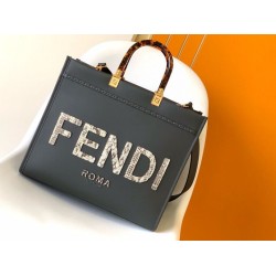 Replica perfetta Borsa tote media Fendi Sunshine nera con logo pitone Imitazione Outlet Online