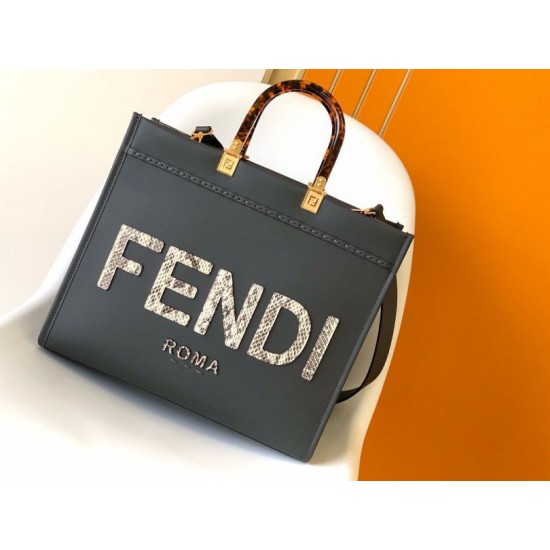 Replica perfetta Borsa tote media Fendi Sunshine nera con logo pitone Imitazione Outlet Online