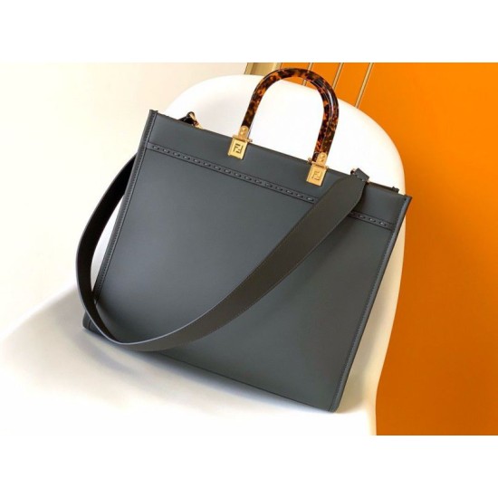 Replica perfetta Borsa tote media Fendi Sunshine nera con logo pitone Imitazione Outlet Online
