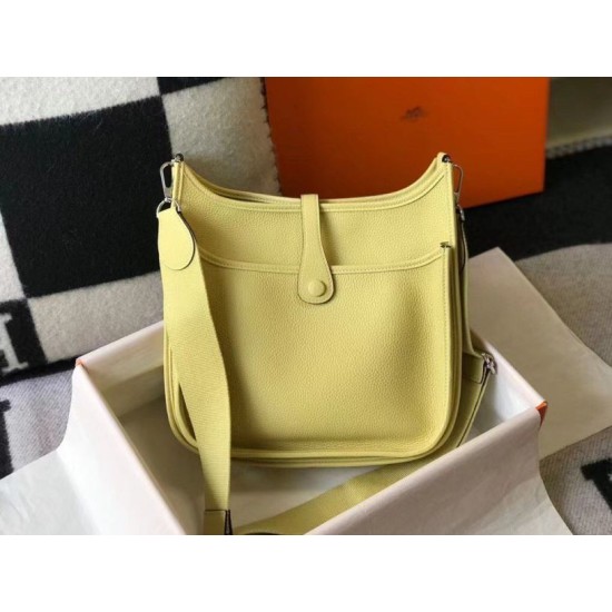 Perfette Qualità Repliche Hermes Evelyne III 29 PM Borsa Jaune Poussin Clemence Imitazione Replica perfetta Hermes Evelyne III 29 PM Borsa Jaune Poussin Clemence Imitazione Outlet Online