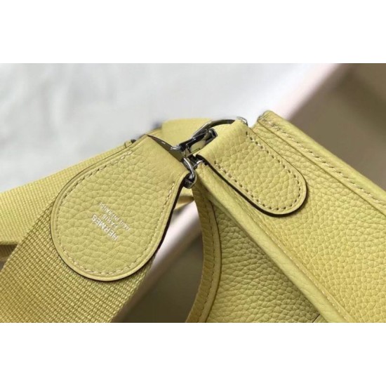 Perfette Qualità Repliche Hermes Evelyne III 29 PM Borsa Jaune Poussin Clemence Imitazione Replica perfetta Hermes Evelyne III 29 PM Borsa Jaune Poussin Clemence Imitazione Outlet Online