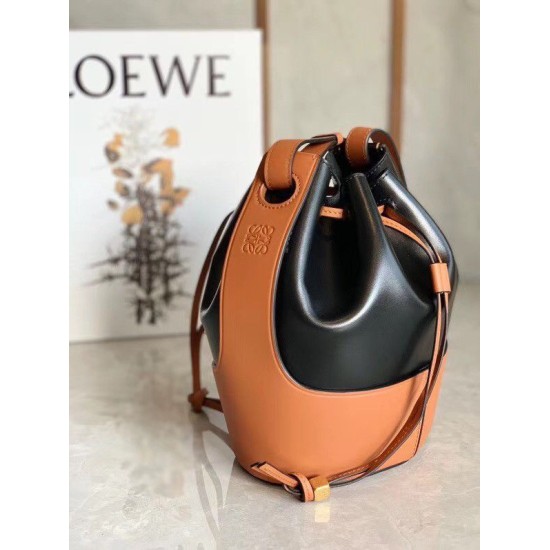 Perfette Qualità Repliche Loewe Piccolo Balloon Bucket Borsa Nero/Tan vitello Imitazione