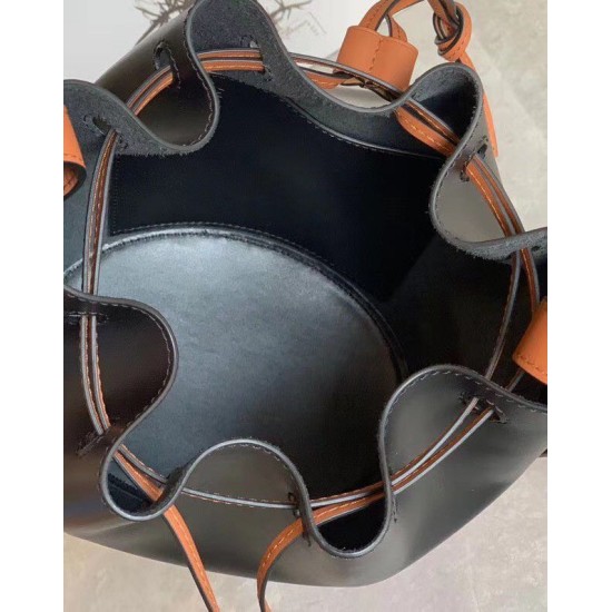 Perfette Qualità Repliche Loewe Piccolo Balloon Bucket Borsa Nero/Tan vitello Imitazione