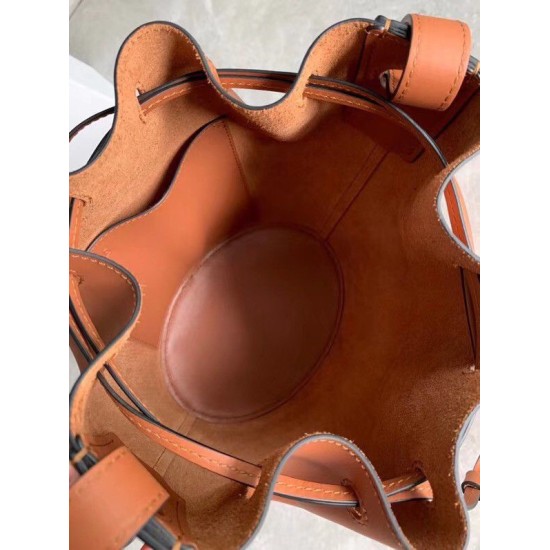 Repliche Loewe Piccolo Balloon Bucket Borsa Cammello vitello Imitazioni Premium Migliore Repliche Loewe Piccolo Balloon Bucket Borsa Cammello vitello Economiche Outlet Online