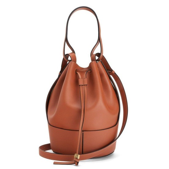 Miglior Falso Loewe Medium Balloon Bucket Borsa Camel Calfskin Economiche Premium