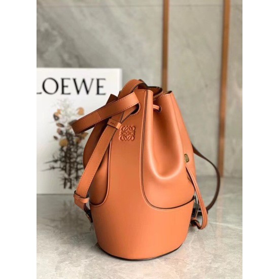 Miglior Falso Loewe Medium Balloon Bucket Borsa Camel Calfskin Economiche Premium