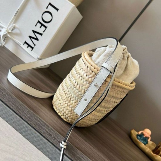 Migliore Repliche Loewe Drawstring Bucket Borsa Palm Leaf e vitello bianca Economiche Outlet Online