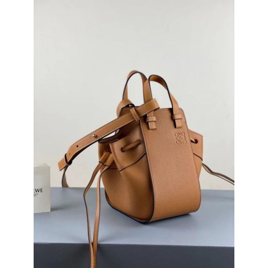 Miglior Falso Loewe Mini Hammock Drawstring Borsa Brown Economiche Premium