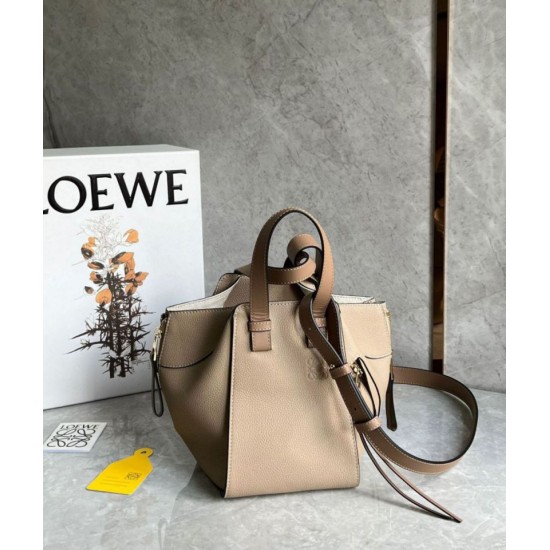 Replica perfetta Loewe Compact Borsa Hammock vitello grana sabbia Imitazione Outlet Online