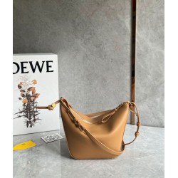 Replica perfetta Loewe Mini Hammock Hobo Borsa Light Brown Vitello Imitazione Outlet Online