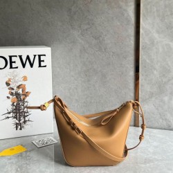 Replica perfetta Loewe Mini Hammock Hobo Borsa Light Brown Vitello Imitazione Outlet Online
