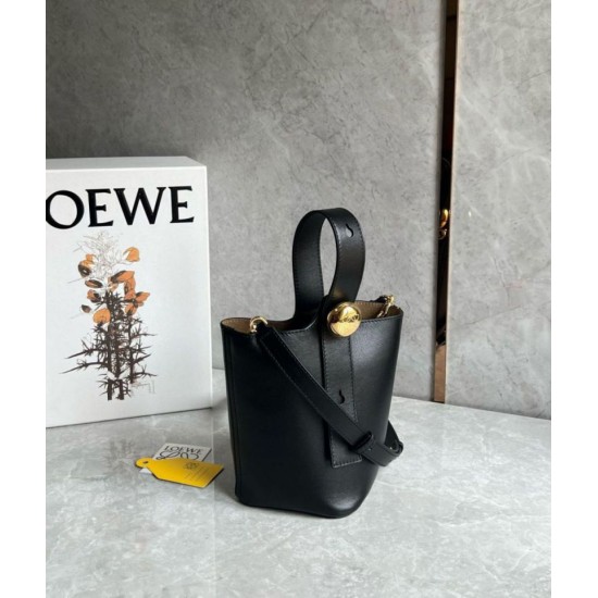 Miglior Falso Loewe Mini Pebble Bucket Borsa Nero Vitello Economiche Premium