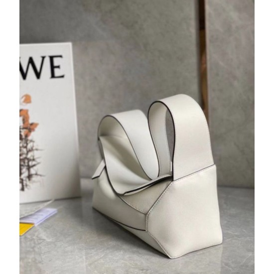 Migliore Replica Borsa Hobo Puzzle Loewe vitello nappa bianca Imitazioni Outlet Italia Miglior Falso Borsa Hobo Puzzle Loewe vitello nappa bianca Economiche Premium