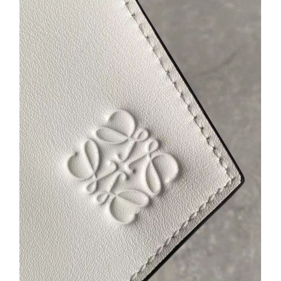 Migliore Replica Borsa Hobo Puzzle Loewe vitello nappa bianca Imitazioni Outlet Italia Miglior Falso Borsa Hobo Puzzle Loewe vitello nappa bianca Economiche Premium