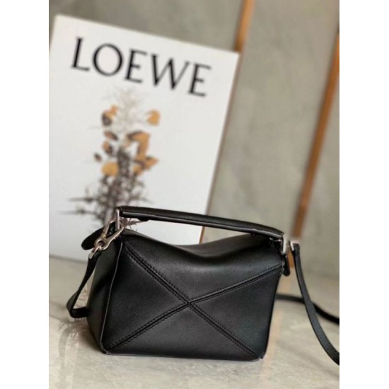 Miglior Falso Loewe Mini Puzzle Borsa Nero Vitello Economiche Premium