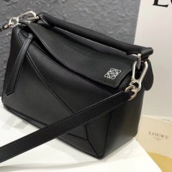 Migliore Repliche Loewe Piccolo Puzzle Borsa Nero Vitello Economiche Outlet Online
